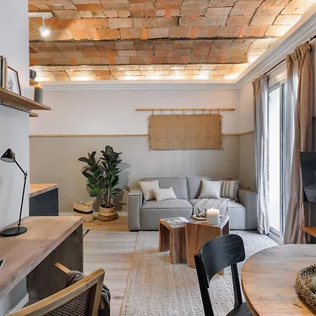 Senes - 2 Bedrooms In Eixample Esquerra *